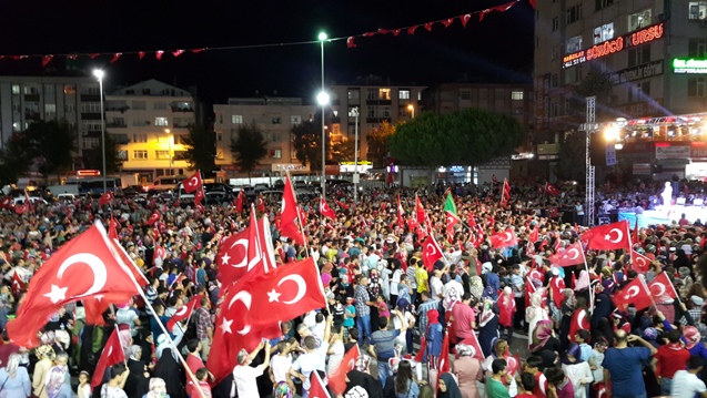 Ozgur Soner: Nieudany pucz w Turcji 15 lipca 2016 r.