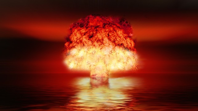 Mateusz Ambrożek: Bomba atomowa a rywalizacja hegemoniczna
